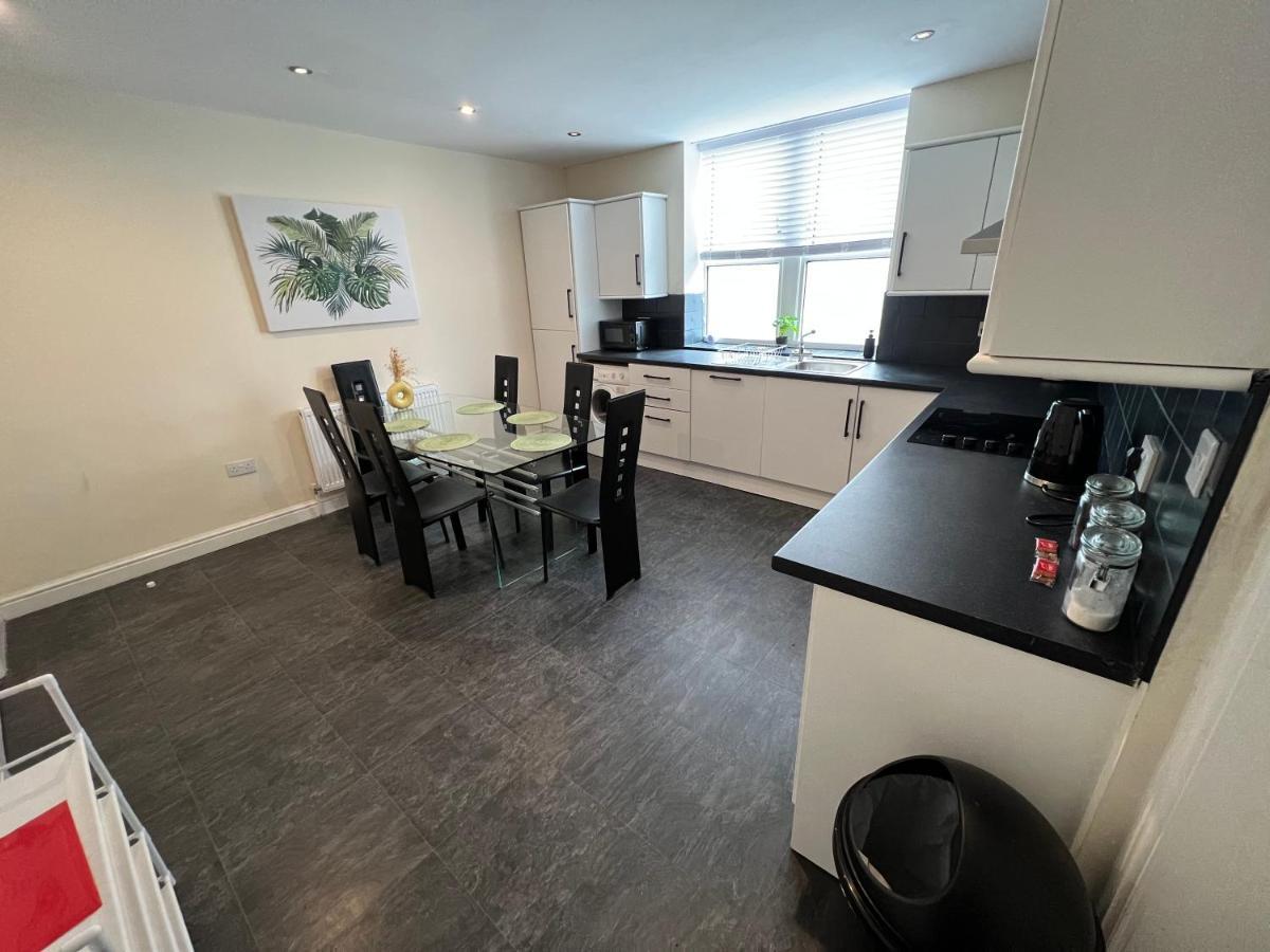 Spacious Ground Floor Suite Comfortably Sleeps Up To Eight Halifax Eksteriør billede