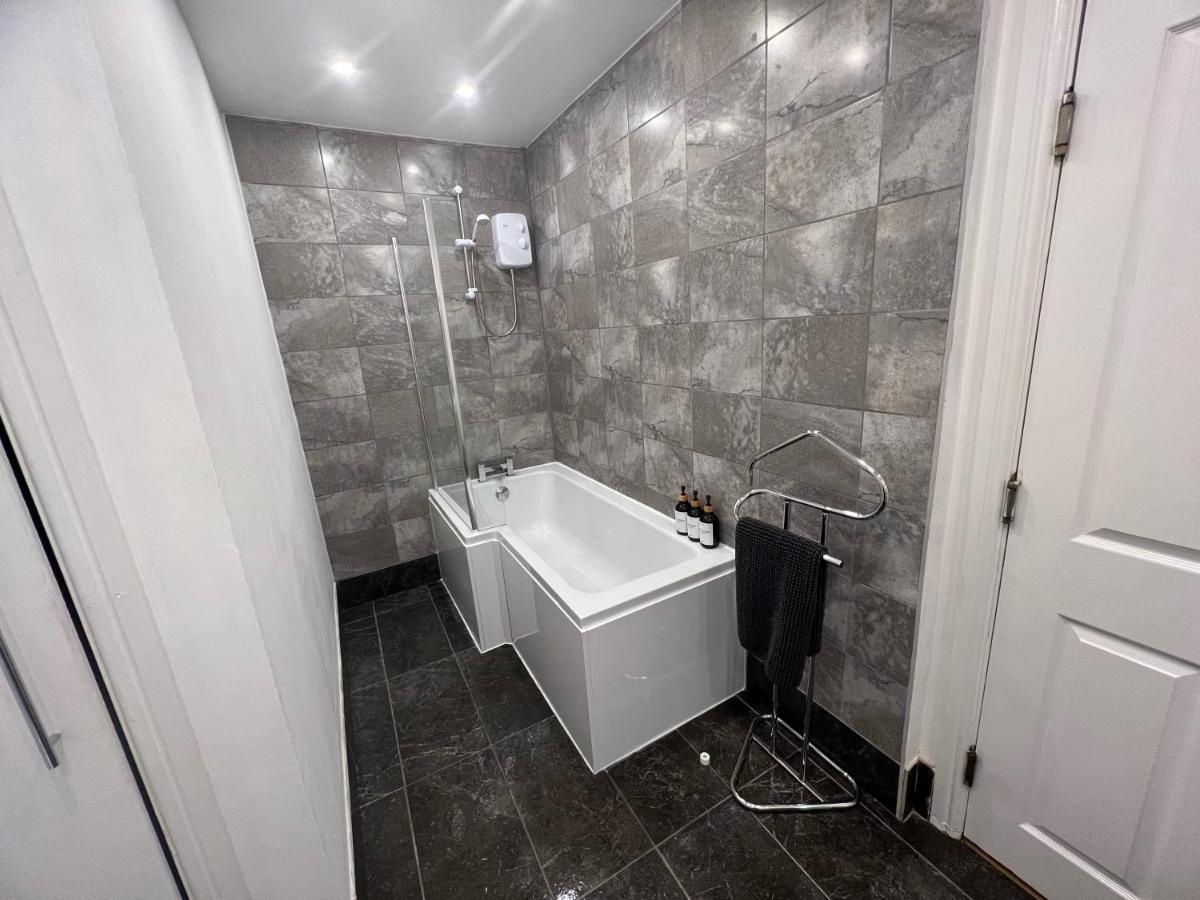 Spacious Ground Floor Suite Comfortably Sleeps Up To Eight Halifax Eksteriør billede
